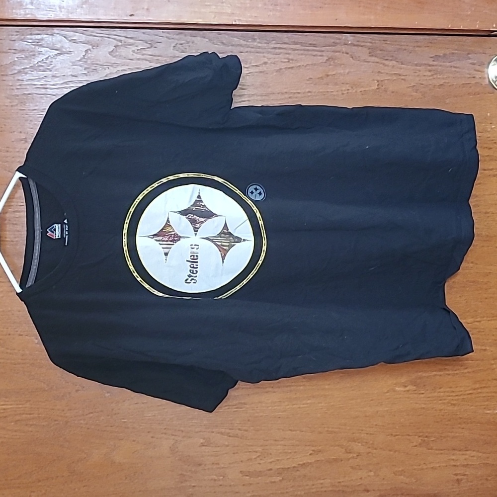 Camo Steelers Logo size xl tee shirt